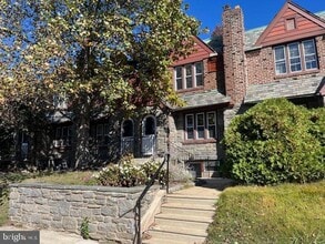 Building Photo - 911 Darby Rd