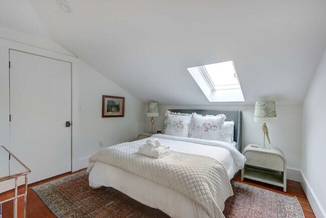 Building Photo - 415 Whitaker St