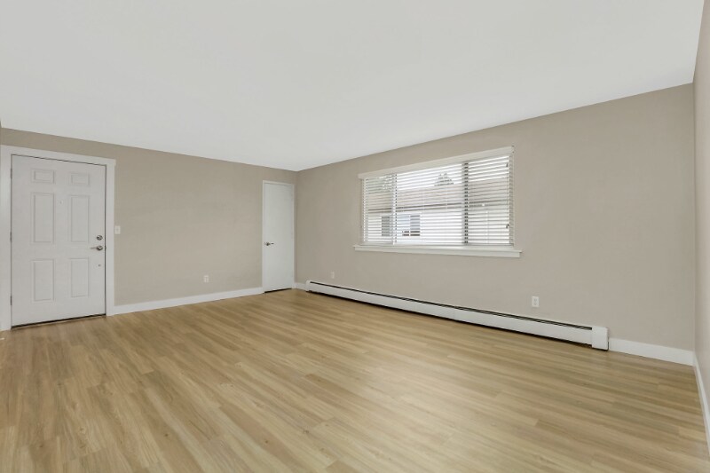 Building Photo - 830 3rd Ave NW