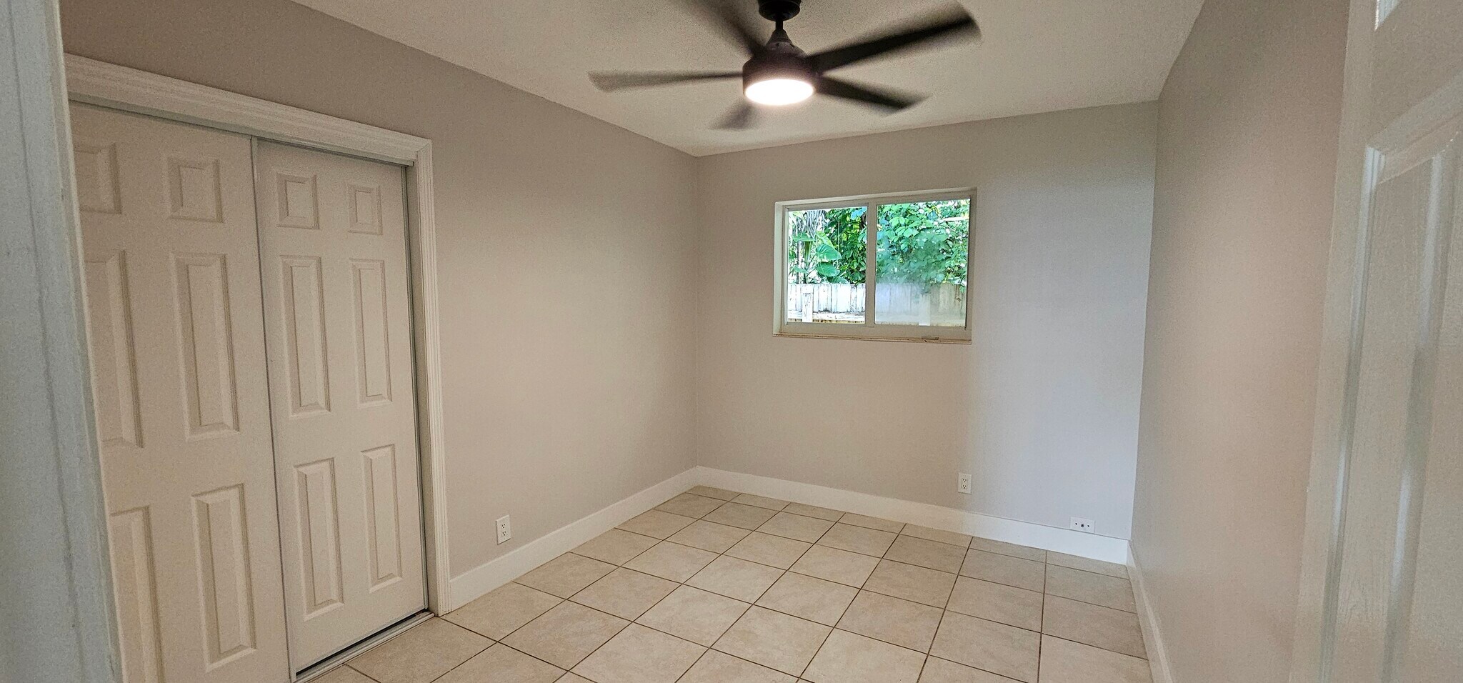 Building Photo - 818 Tequesta St