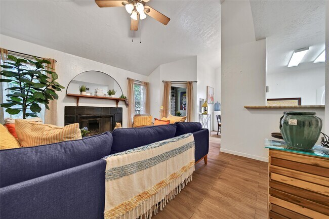 Building Photo - 2021 Spenwick Dr