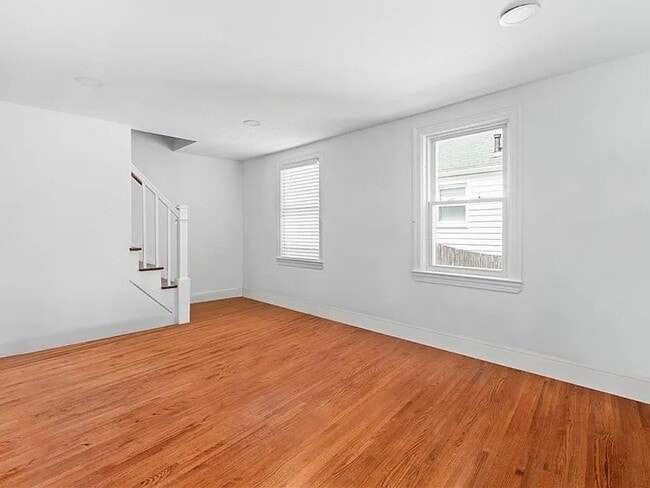 Building Photo - 85 Manistee St