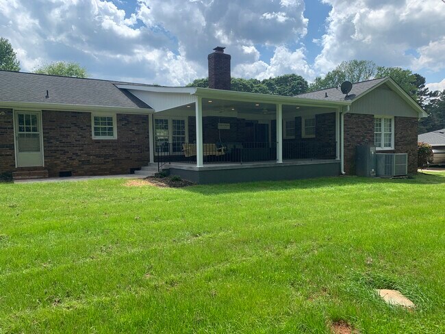 Building Photo - 406 Arcadia Dr