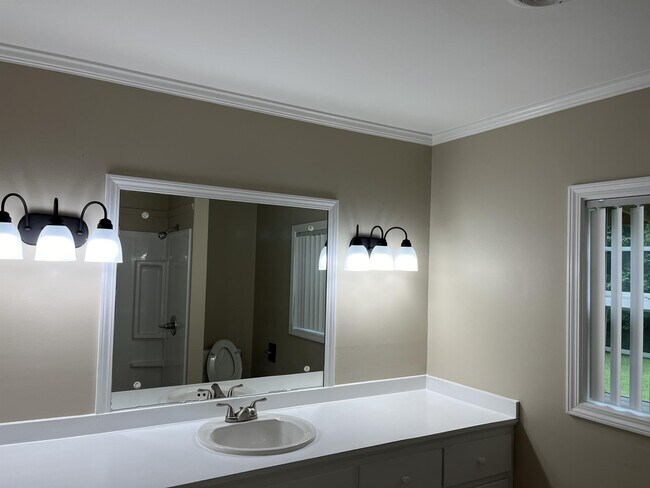 Building Photo - 852 Hornbuckle Rd