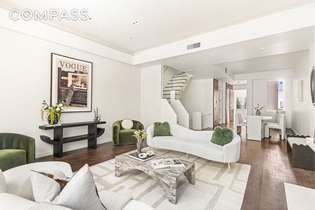 Building Photo - 135 E 38th St