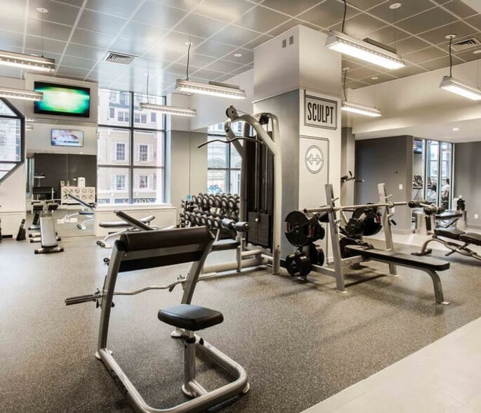 Building Photo - 227 W 48th St