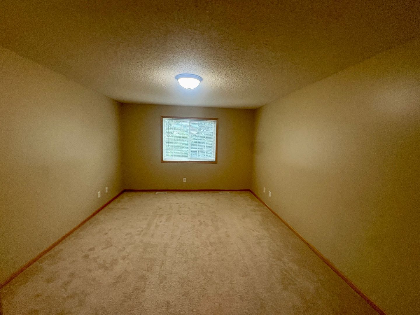 Building Photo - 17119 Eastwood Ave