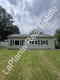 Building Photo - Cute Home on Large Lot for Rent