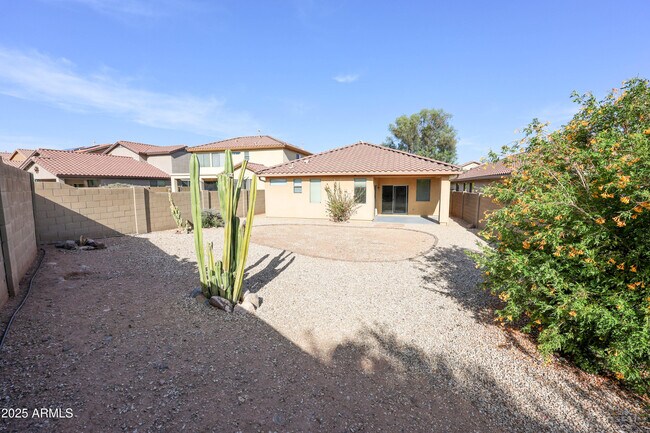 Building Photo - 39904 N Bell Meadow Trail