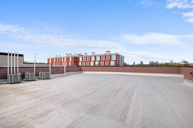Building Photo - 1331 W Taylor St