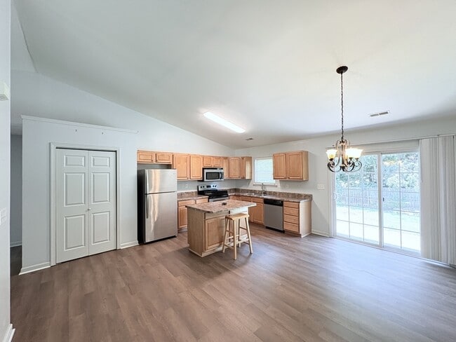Building Photo - 112 Rose Ln