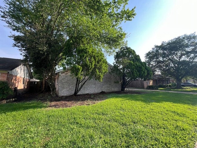 Building Photo - 9423 Kristin Dr