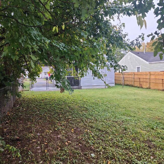 Building Photo - 1015 Camden Ave