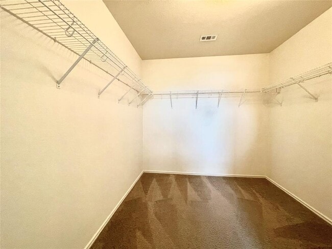 Building Photo - 13325 High Sierra St