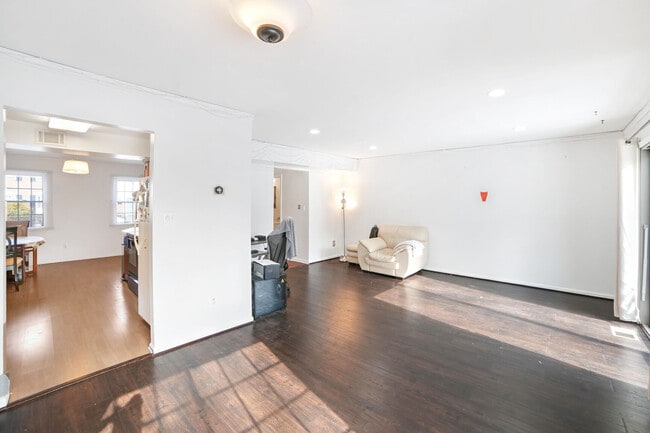 Building Photo - 23 Honey Brook Ln