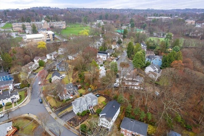 Building Photo - 67 Westchester Rd