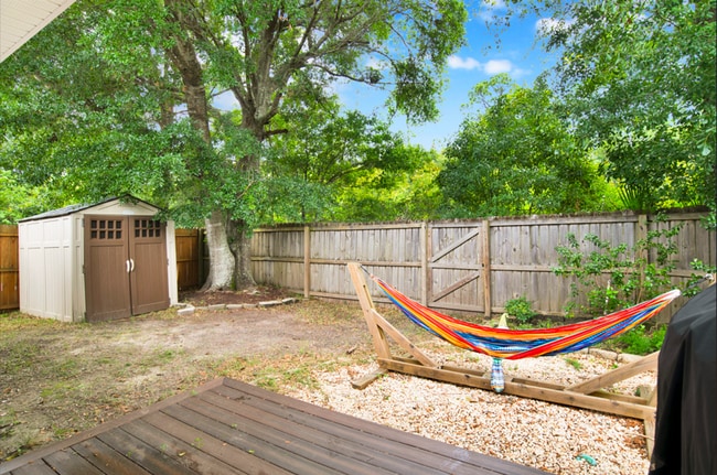 Building Photo - 3 Bed 2 Bath Home in Desired Neighborhood in West Pensacola