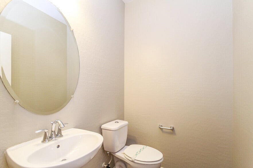 Building Photo - 698 Calamus Palm Pl