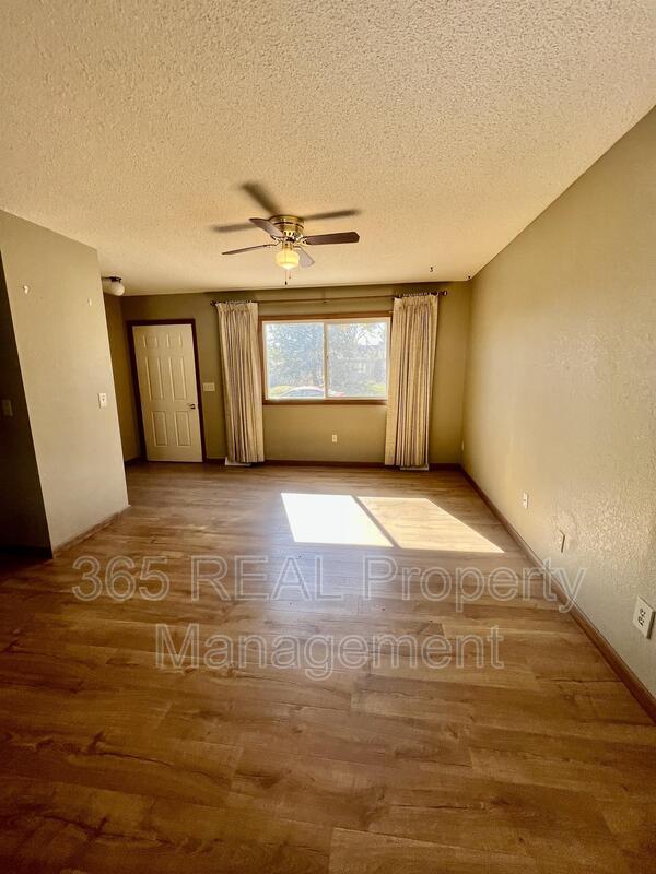 Building Photo - 4925 W 8th Street Rd