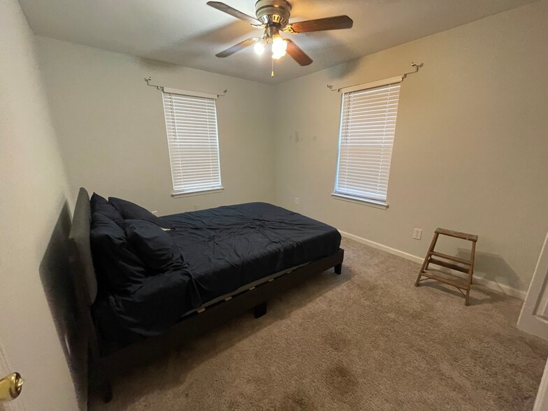 Building Photo - 3309 Valcour Dr