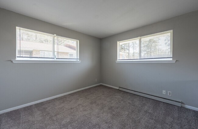 Building Photo - Cozy 1-Bedroom Condo in the Heart of Carrboro