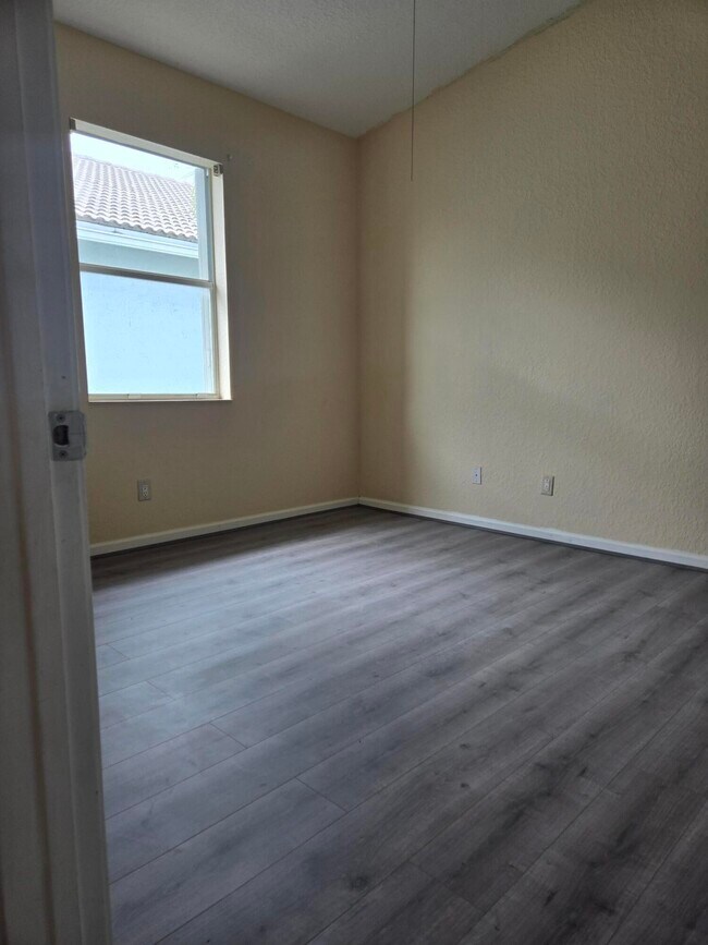 Building Photo - 3141 Laurel Ridge Cir