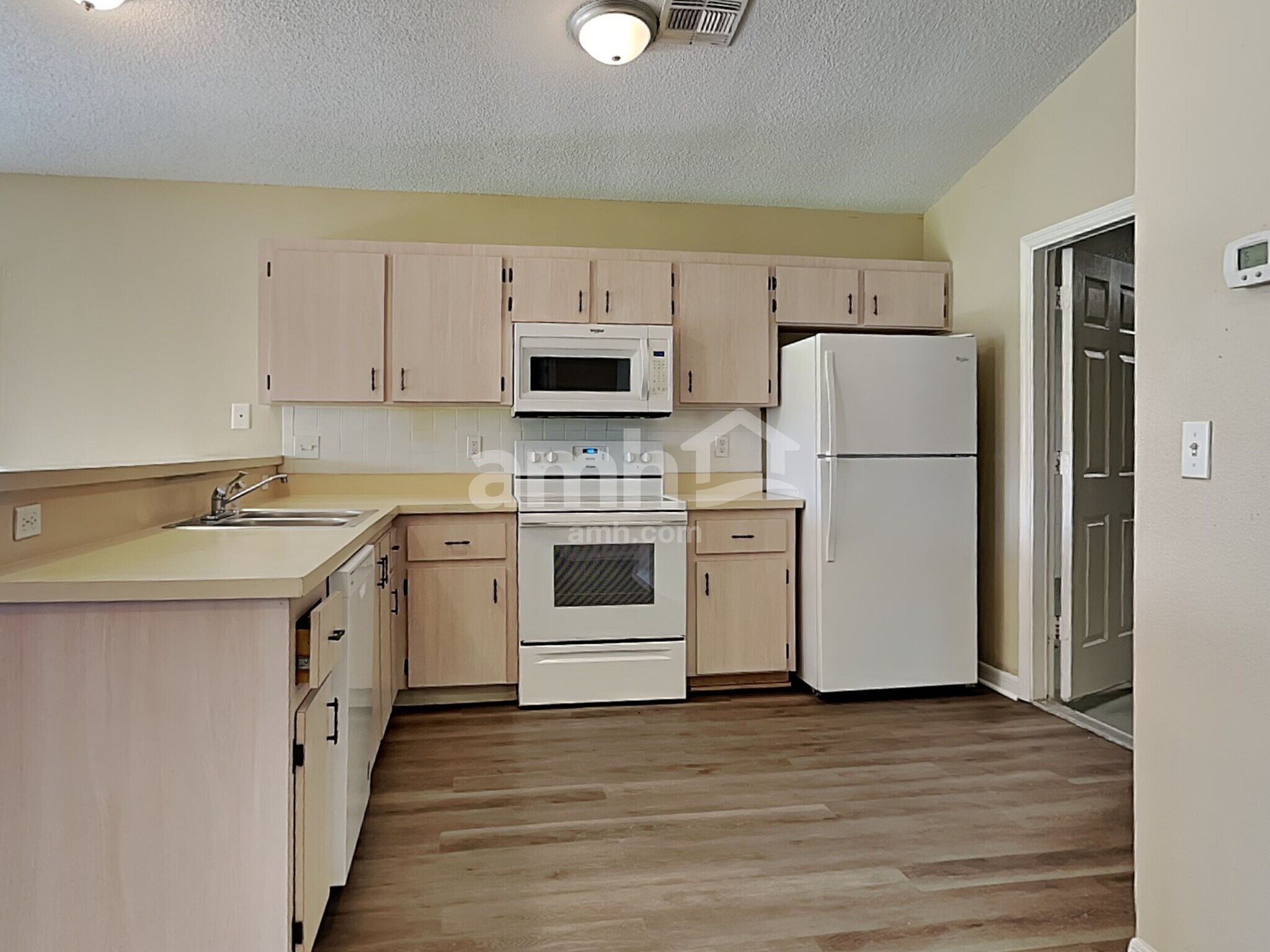 Building Photo - 300 Miami Pl