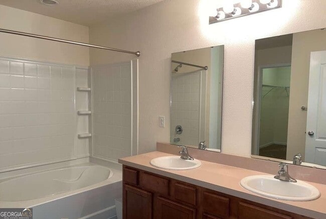 Building Photo - 126 Brooklet Cir