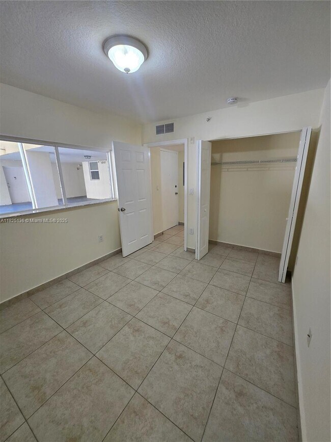 Building Photo - 2647 NW 25th Ave