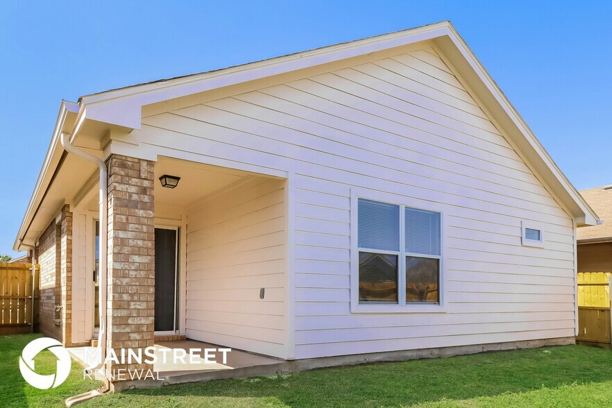 Building Photo - 6448 Regina Dr