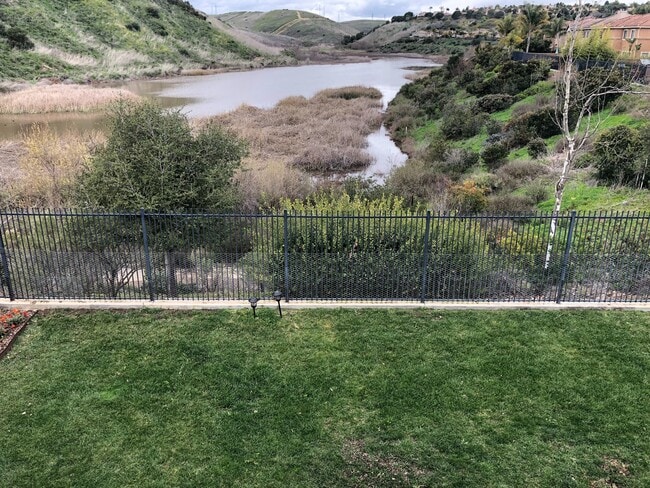 Building Photo - 4Bd/2.5 Ba Home with incredible views of Hubbert Lake!