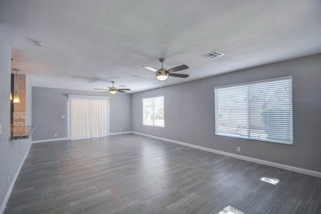 Building Photo - Offering 3 spacious bedrooms, 2.5 baths, l...