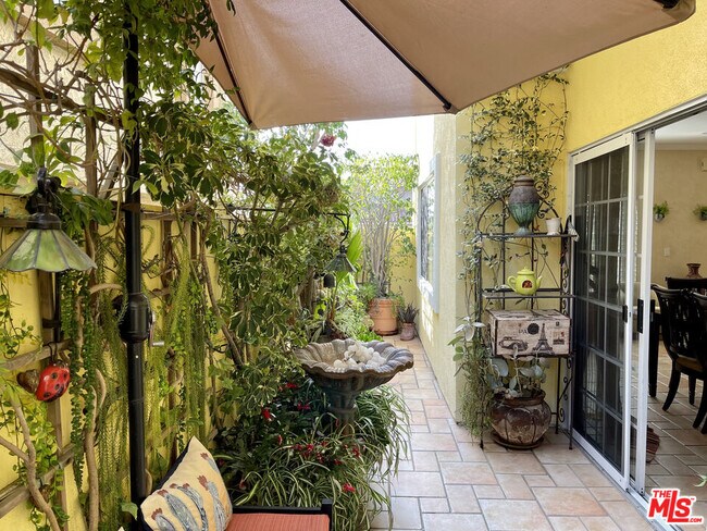 Building Photo - 1121 21st St