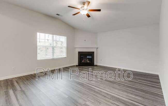 Building Photo - 700 Pink Rose Ln