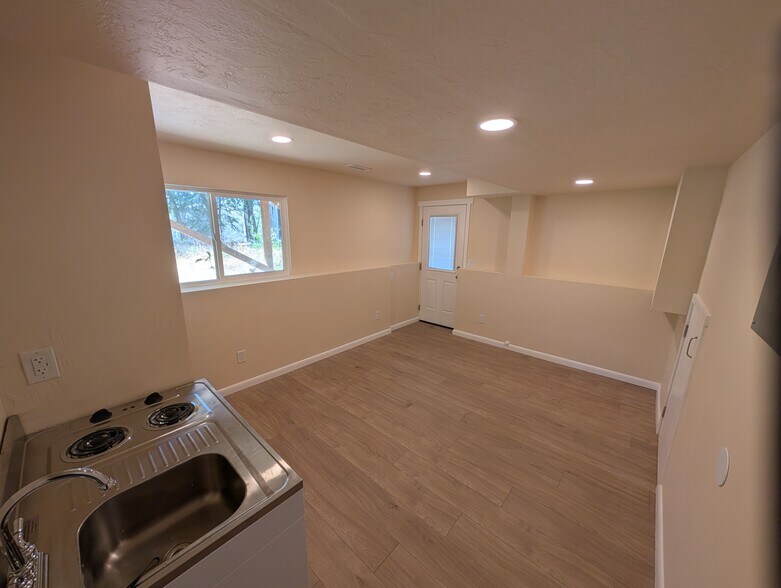 Building Photo - 3602 S 8150 W