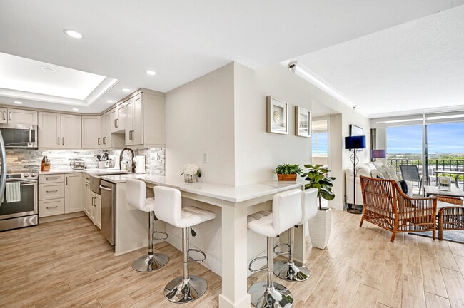 Building Photo - 1300 Jimmy Buffett Mem Hwy