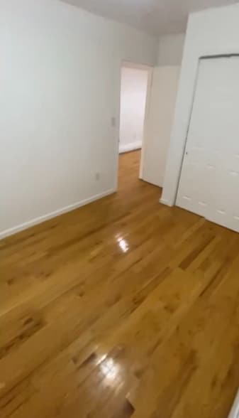 Building Photo - 122-07-122142 142nd Pl