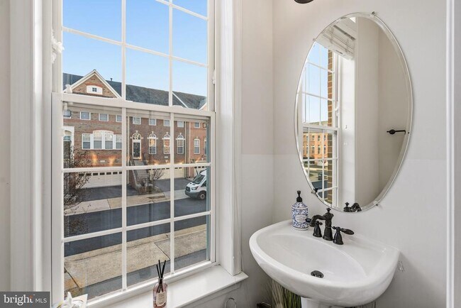 Building Photo - 43002 Marburg Terrace