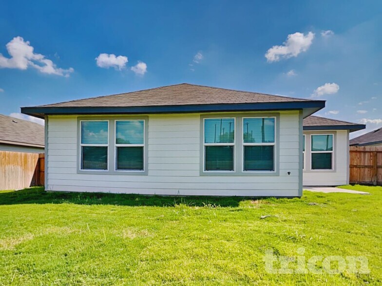 Building Photo - 5507 Shasta Pl
