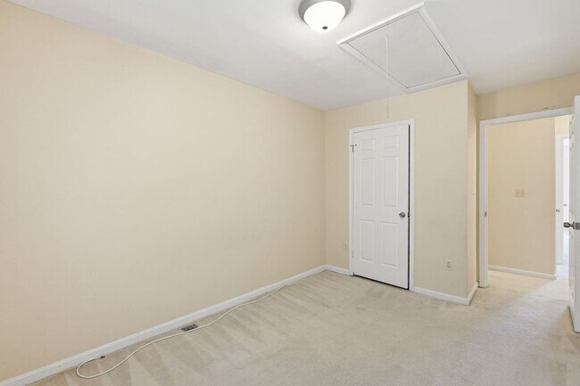 Building Photo - 6012 Crown Royal Cir