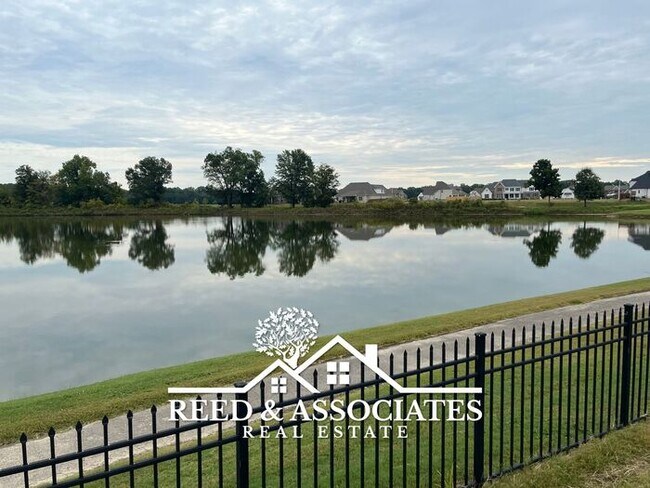 Building Photo - 4 Bedroom Arlington Home with a Lakeside Lot