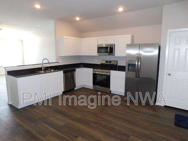 Building Photo - 993 S Brambling Ln