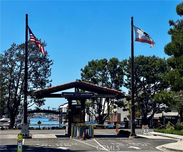 Building Photo - 7212 Marina Pacifica Dr N