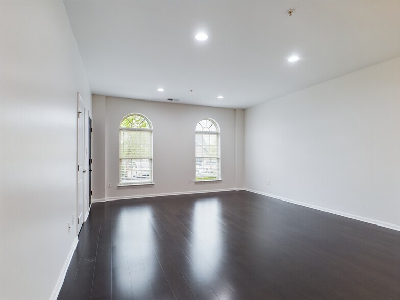 Building Photo - 6479 Jack Linton Dr S