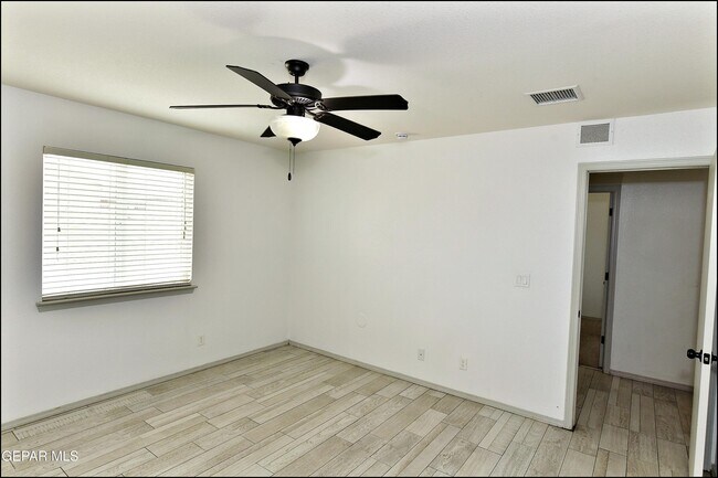 Building Photo - 872 Colbert Shapleigh Pl