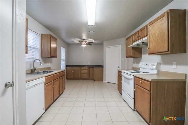 Building Photo - 1705 Liberty Hill Dr