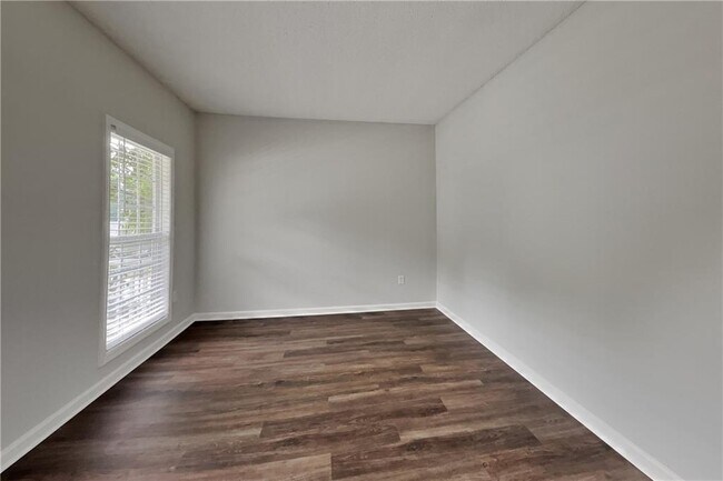 Building Photo - 114 Tannin Ct
