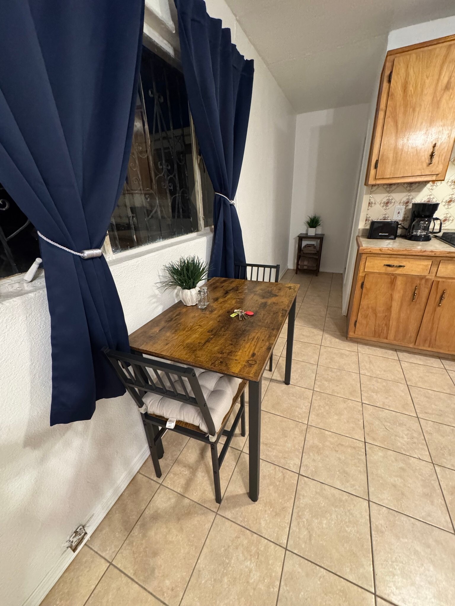 Building Photo - 608 Alicia Dr