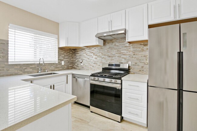 Interior Photo - 1234 Wellesley Ave