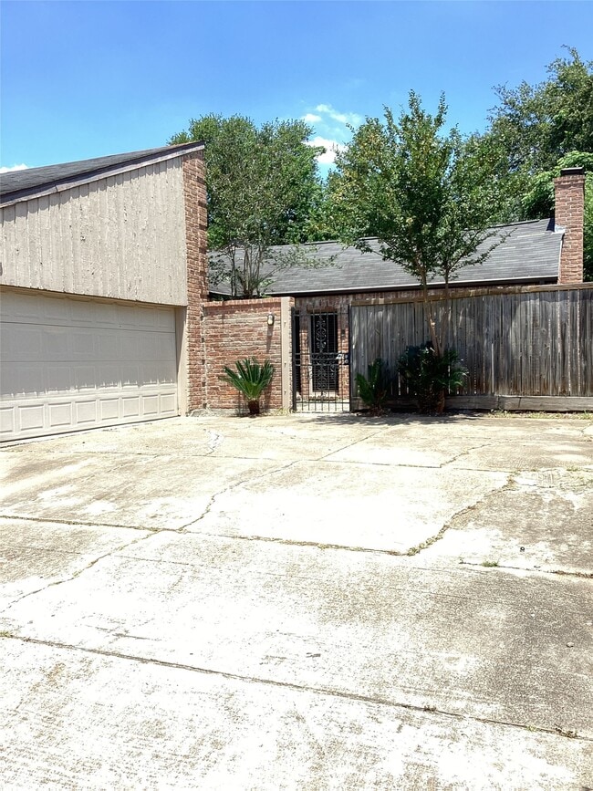 Building Photo - 7818 Vickijohn Dr